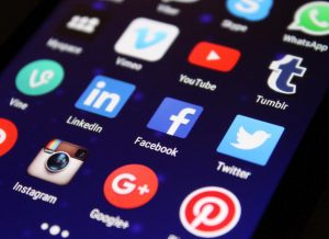 How To Become An Authority On Social Media